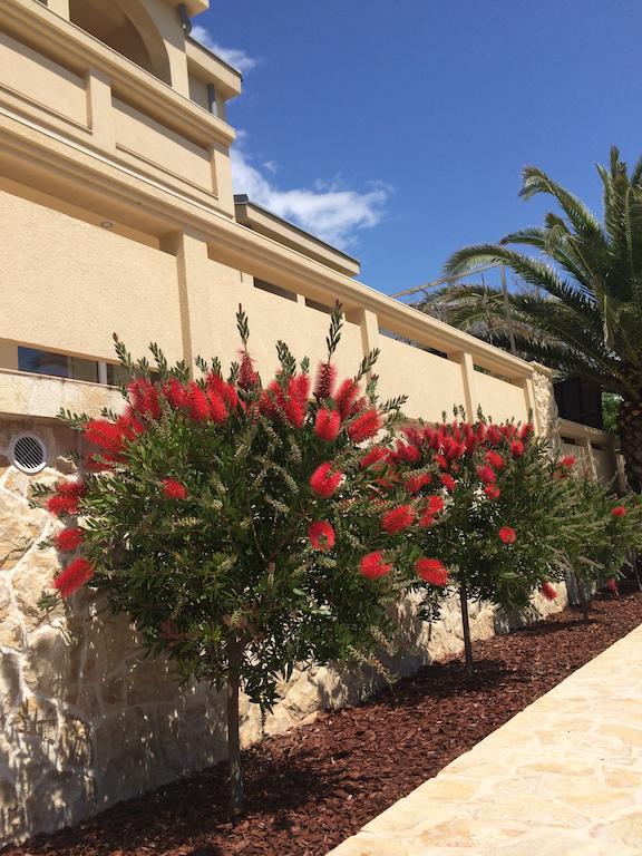 Paradise Resort Vanesa Vir Exterior foto